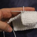 Botine „Marshmallows” tricotate cu ace de tricotat