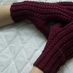 Mănuși tricotate de la Drops Design cu un model frumos